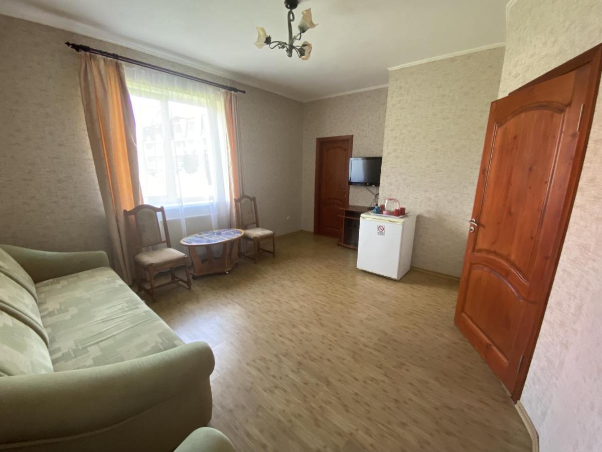 Edelweiss Hotel Polyana  Ngoại thất bức ảnh
