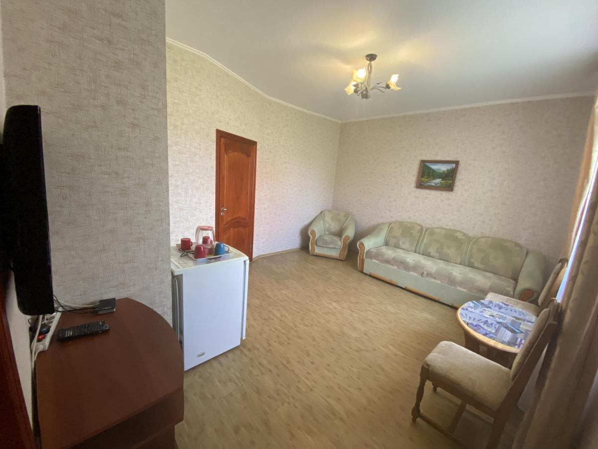 Edelweiss Hotel Polyana  Ngoại thất bức ảnh